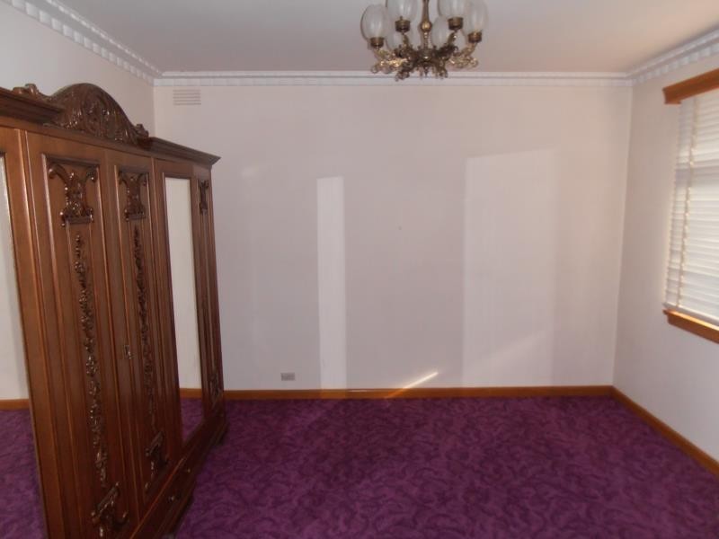 16 Drina Street, Strathmore VIC 3041