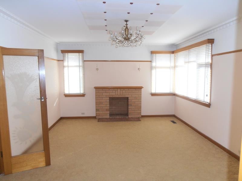 16 Drina Street, Strathmore VIC 3041