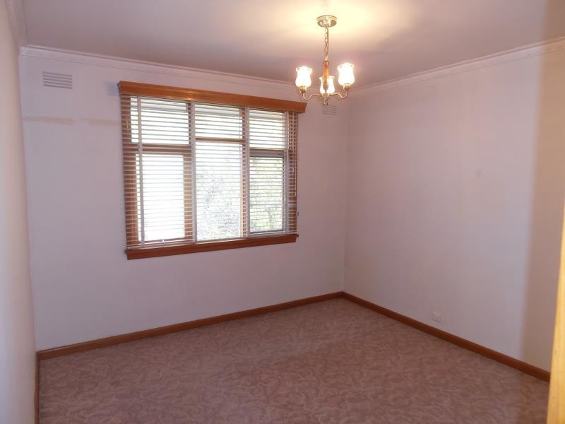 16 Drina Street, Strathmore VIC 3041