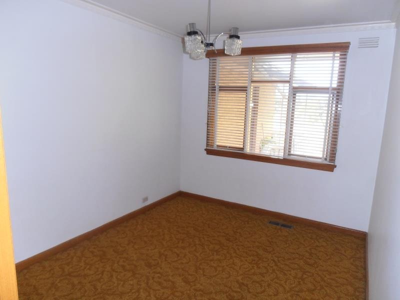 16 Drina Street, Strathmore VIC 3041