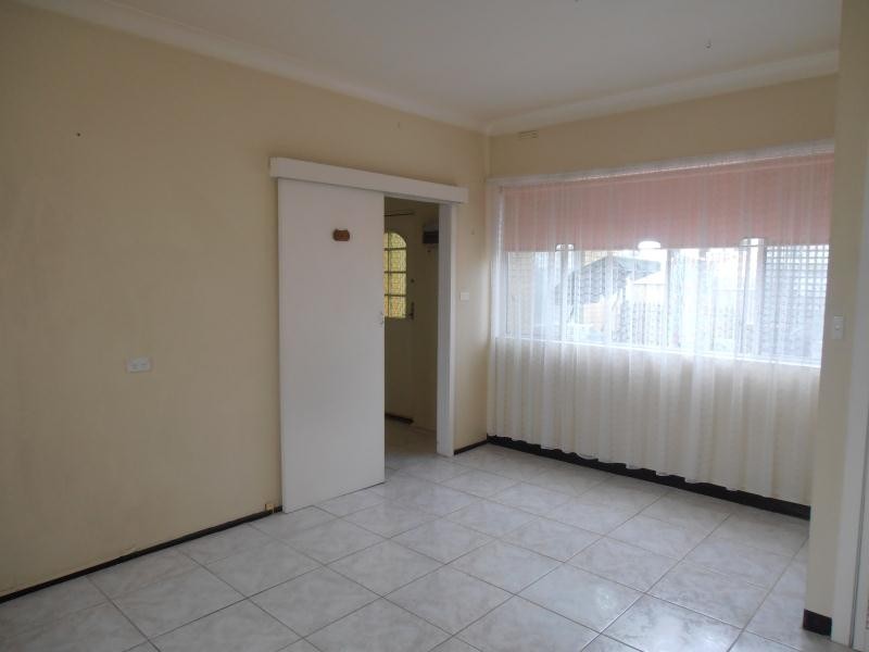 Rear 1 Melissa Street, Strathmore VIC 3041