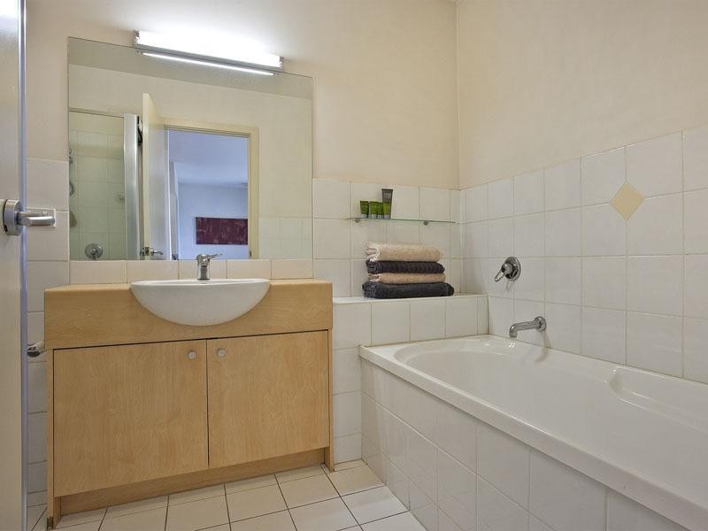 5/2 North Ave, Strathmore VIC 3041