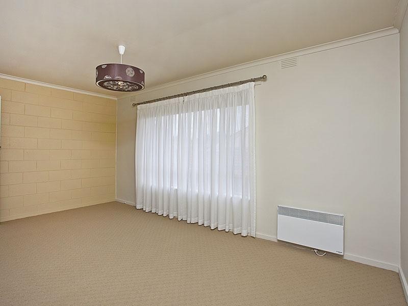 11/15 Royal Avenue, Essendon North VIC 3041