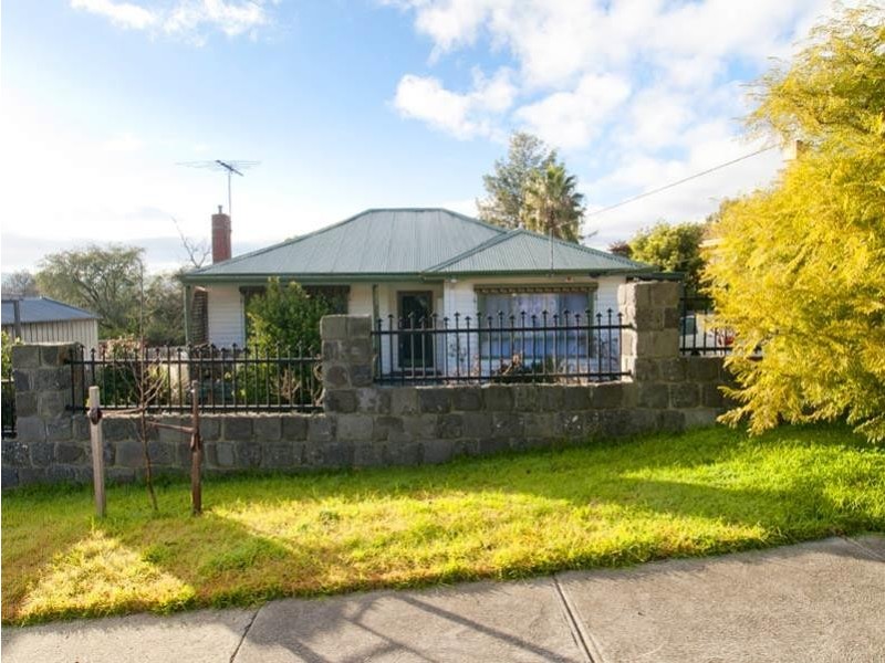 28 Wendora Street, Strathmore VIC 3041