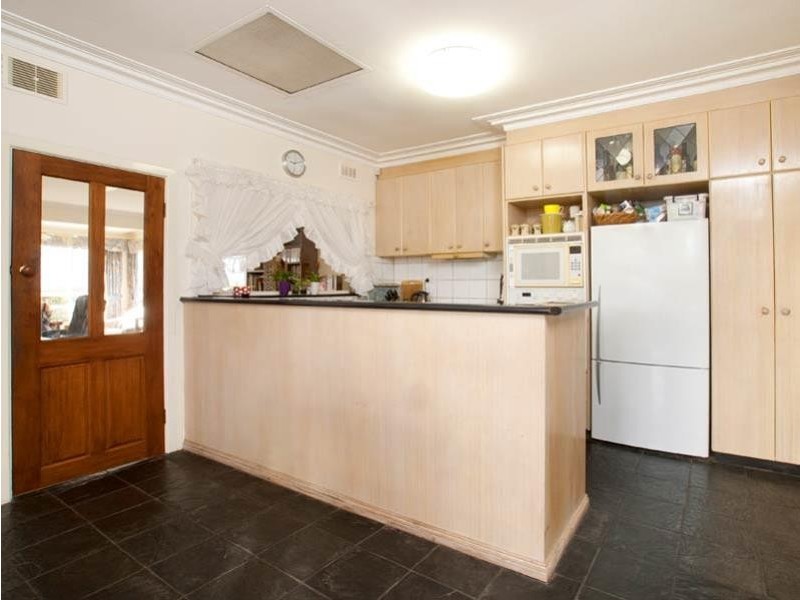 28 Wendora Street, Strathmore VIC 3041
