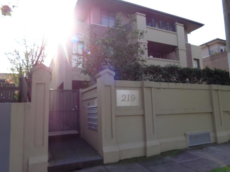 10/219 Dandenong Road, Prahran VIC 3181