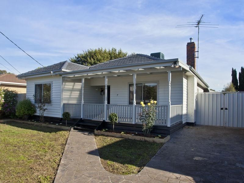 7 John Street, Oak Park VIC 3046