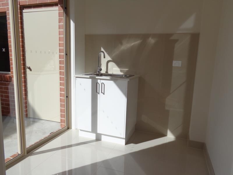 2/7 Lloyd Street, Strathmore VIC 3041