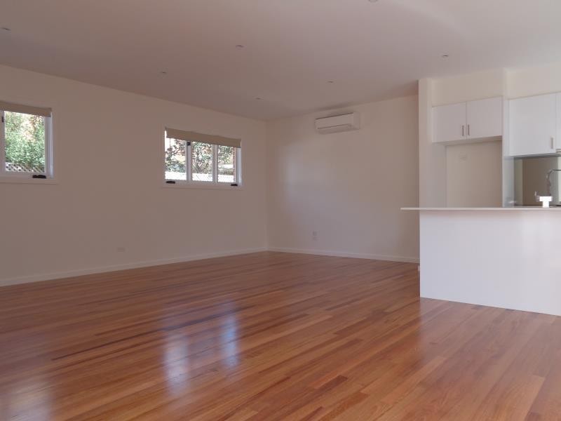 2/7 Lloyd Street, Strathmore VIC 3041