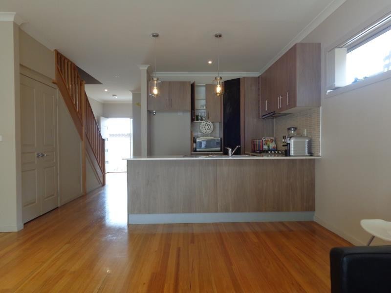 2/50 Winifred Street, Oak Park VIC 3046