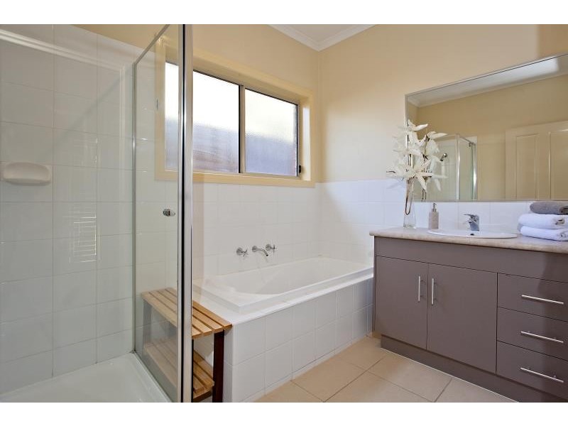 12/3-7 Nerissa Grove, Oak Park VIC 3046