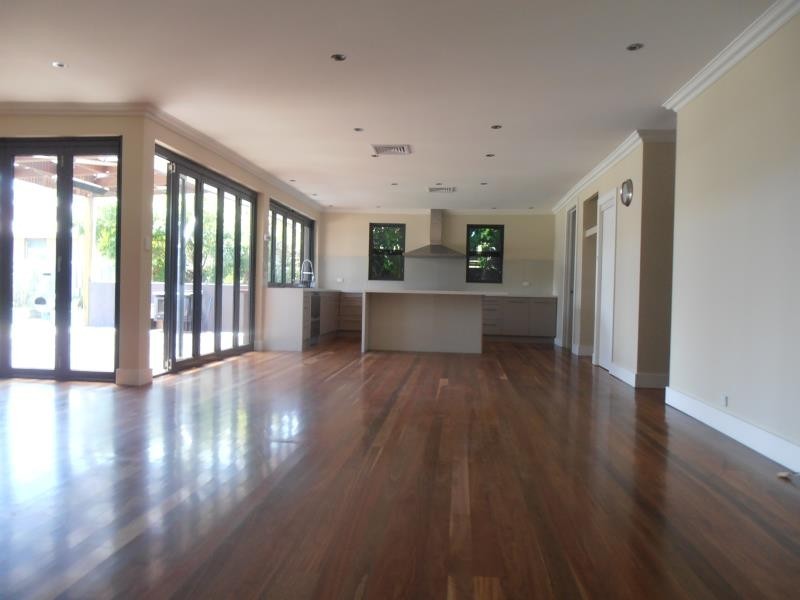 5 Douglas Court, Strathmore Heights VIC 3041