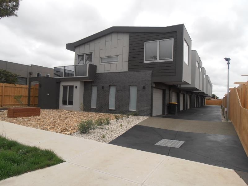 6/57 Parer Road, Airport West VIC 3042