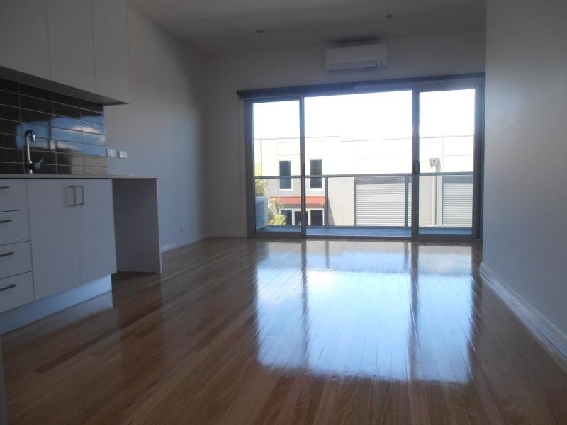 6/57 Parer Road, Airport West VIC 3042