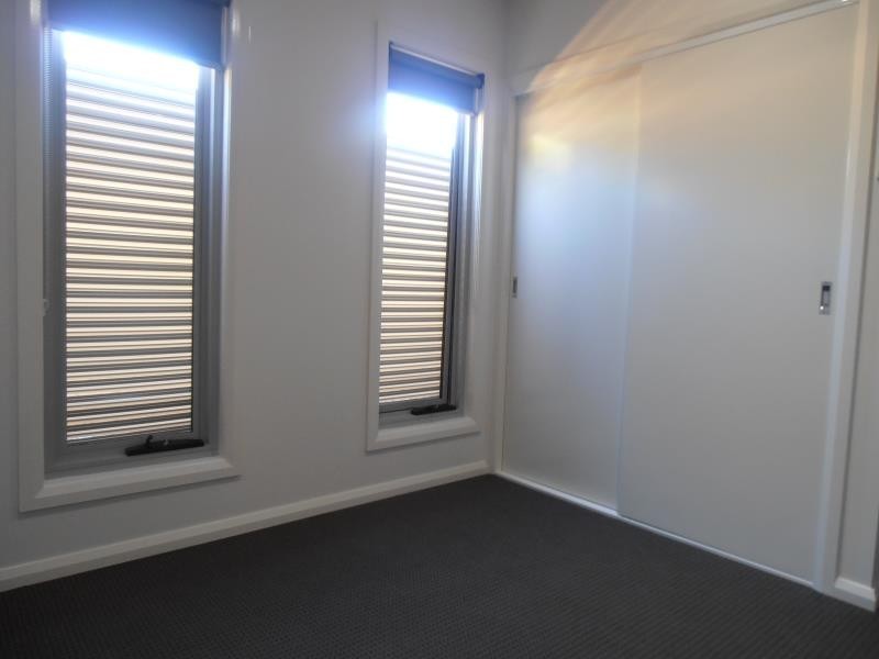 6/57 Parer Road, Airport West VIC 3042