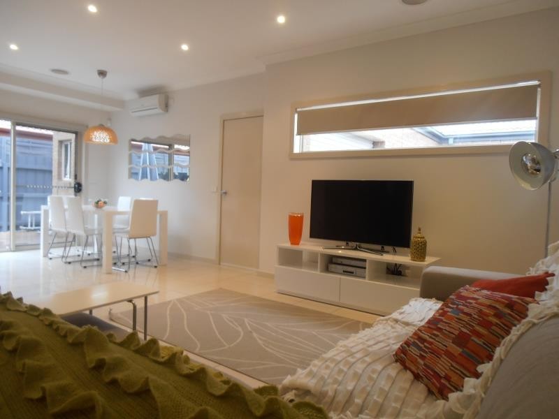 2/22 Banksia Grove, Tullamarine VIC 3043