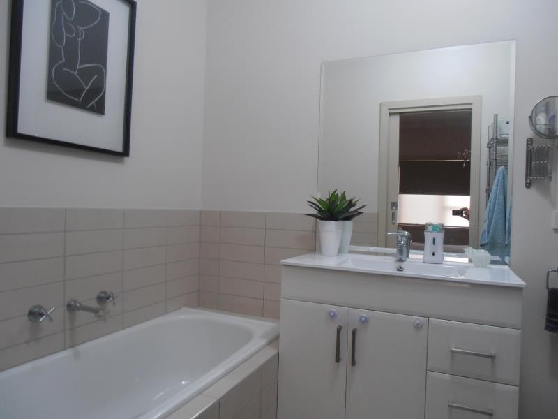 2/22 Banksia Grove, Tullamarine VIC 3043