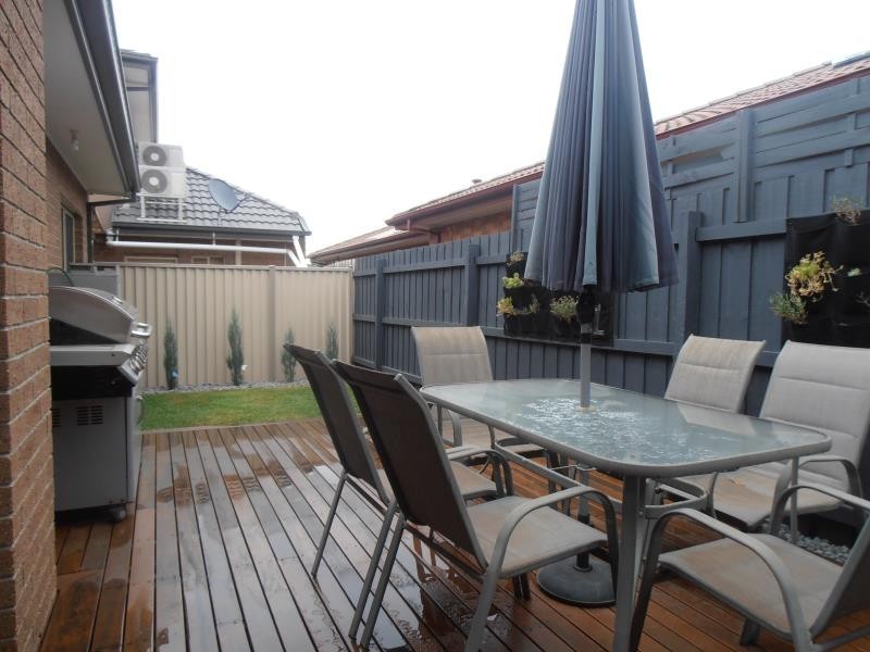 2/22 Banksia Grove, Tullamarine VIC 3043