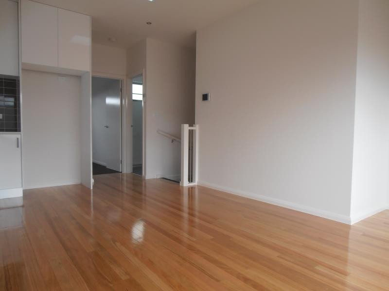 9/57 Parer Road, Airport West VIC 3042