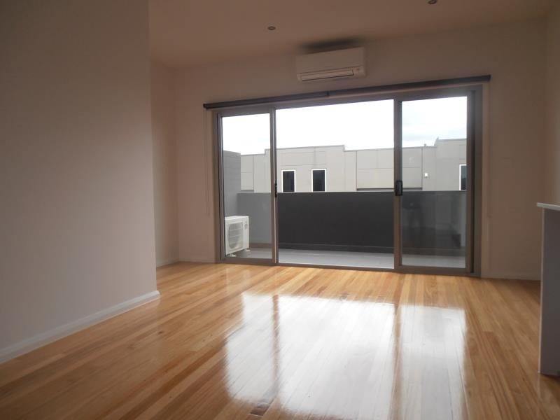 9/57 Parer Road, Airport West VIC 3042