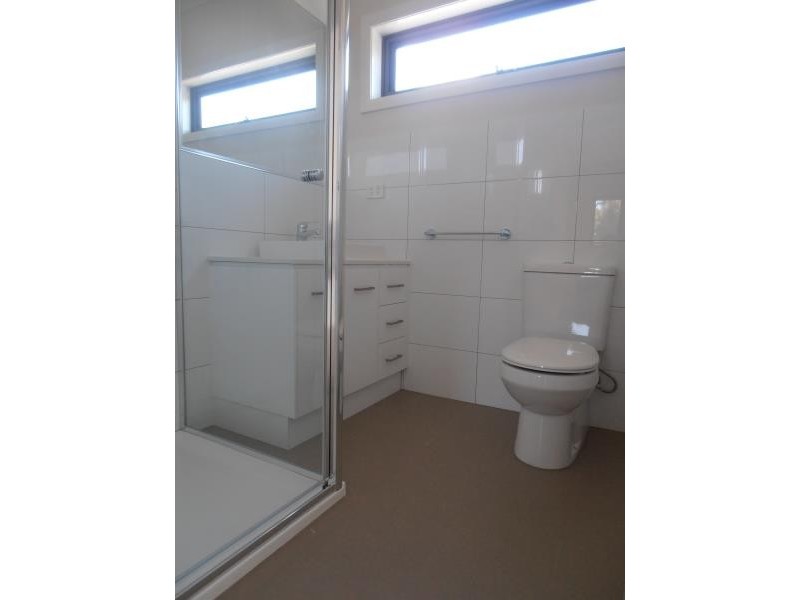 2/5 Elpis Court, Oak Park VIC 3046