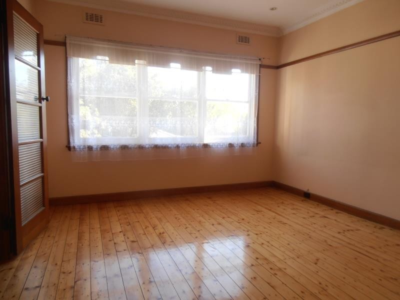 15 Loeman Street, Strathmore VIC 3041