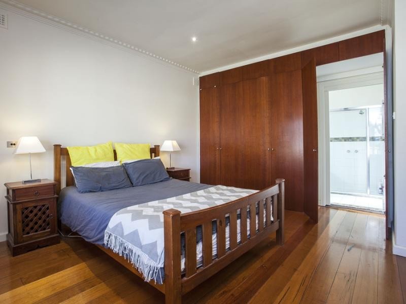 102 Loongana Avenue, Glenroy VIC 3046