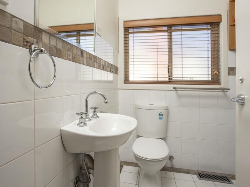 102 Loongana Avenue, Glenroy VIC 3046