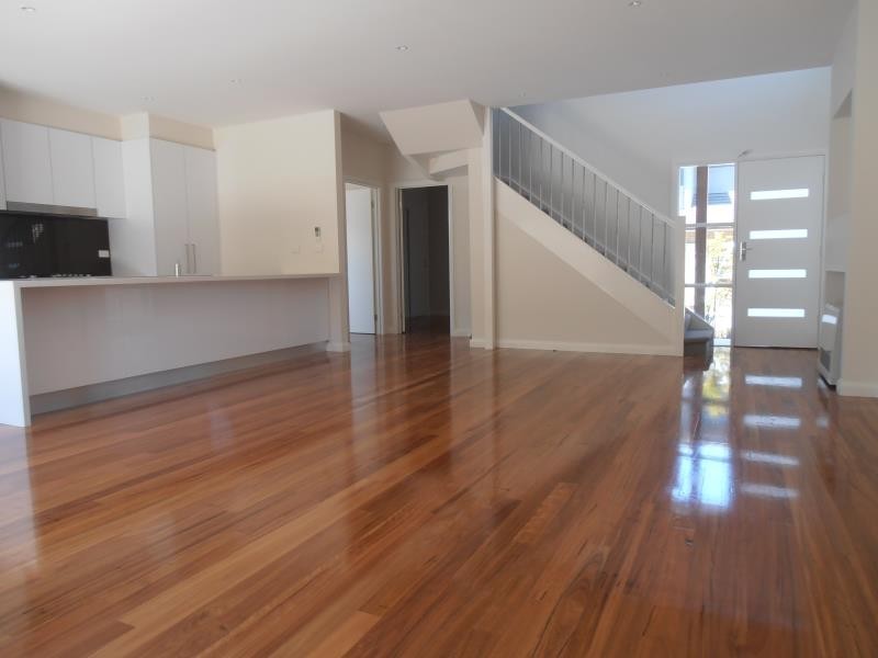 2/5 Elpis Court, Oak Park VIC 3046