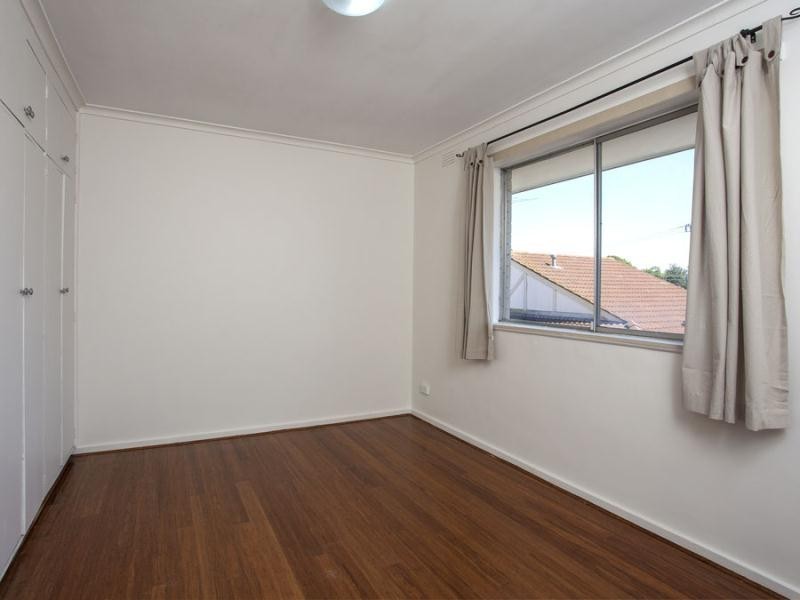 10/15 Royal Avenue, Essendon North VIC 3041