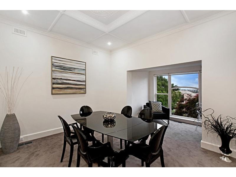 6 Rosebank Avenue, Strathmore VIC 3041