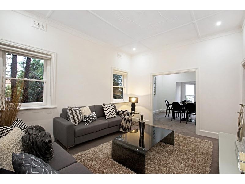 6 Rosebank Avenue, Strathmore VIC 3041