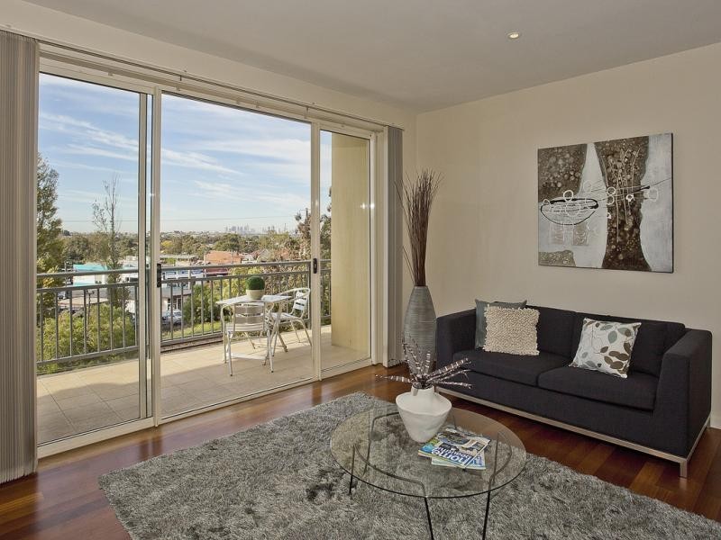10/2 North Avenue, Strathmore VIC 3041