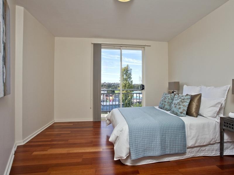 10/2 North Avenue, Strathmore VIC 3041