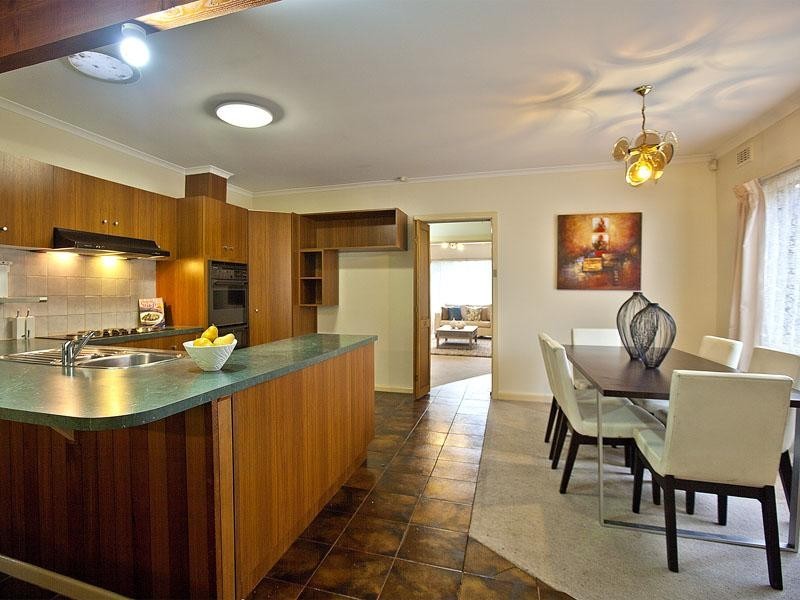 407 Pascoe Vale Road, Strathmore VIC 3041