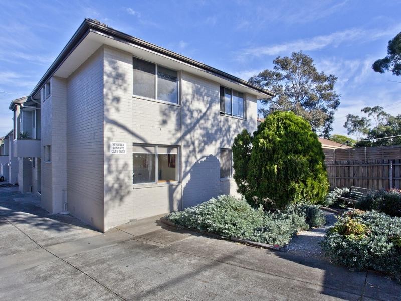 2/15 Royal Avenue, Essendon North VIC 3041