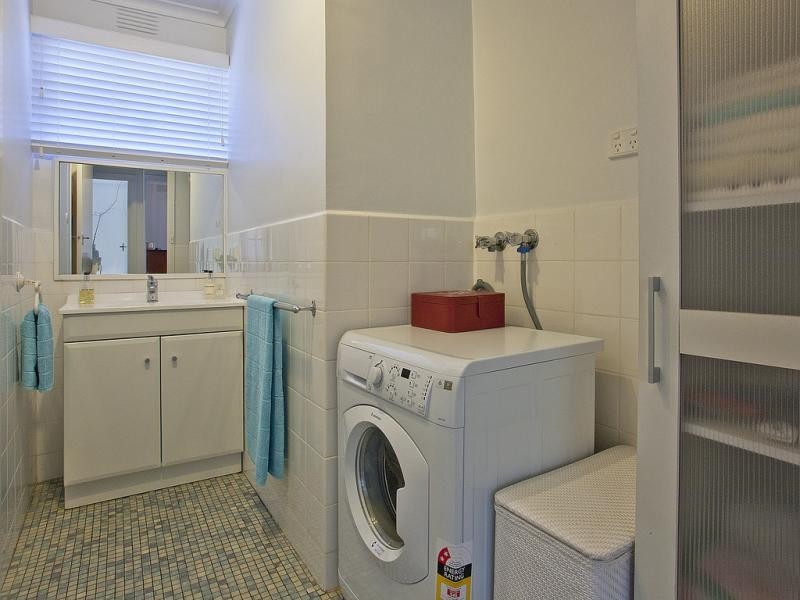 2/15 Royal Avenue, Essendon North VIC 3041