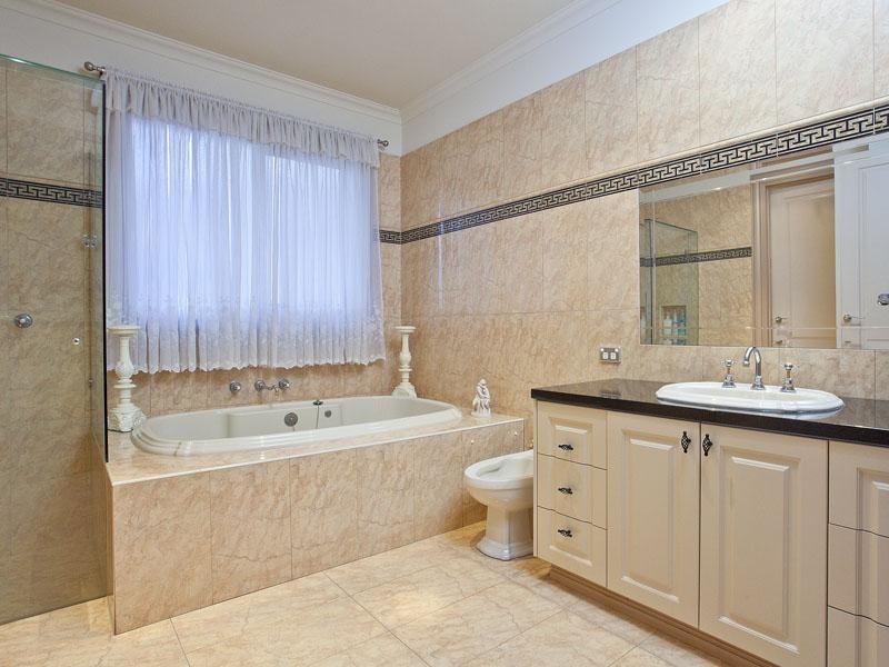 66 Bournian Avenue, Strathmore VIC 3041