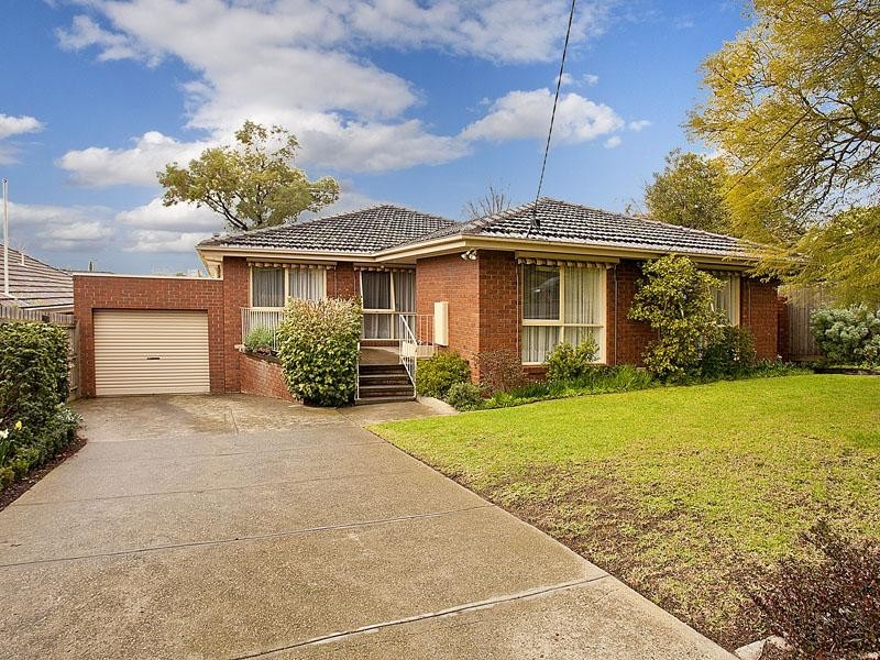 30 Roslyn Street, Strathmore VIC 3041