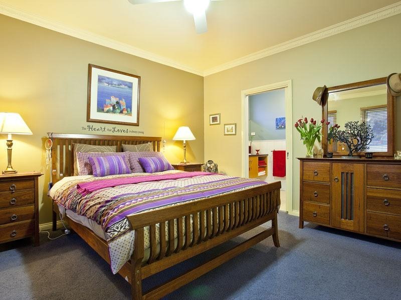 20 Lebanon Street, Strathmore VIC 3041