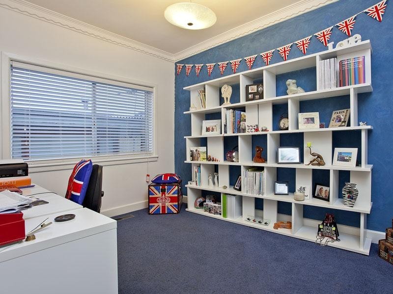 20 Lebanon Street, Strathmore VIC 3041