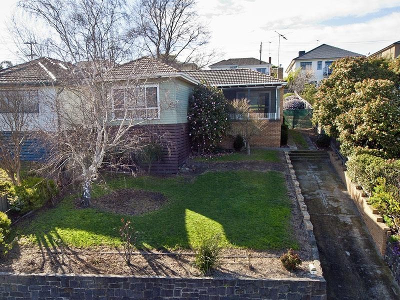 6 Short Avenue, Oak Park VIC 3046