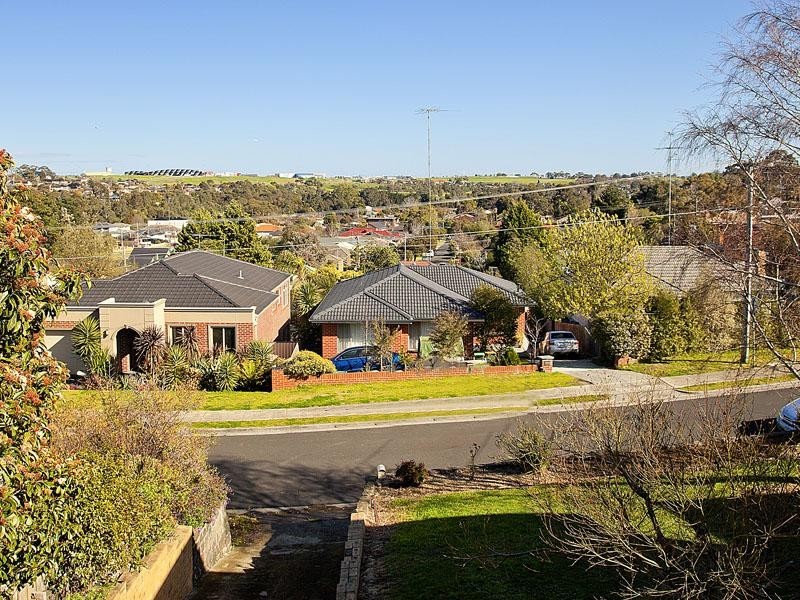 6 Short Avenue, Oak Park VIC 3046