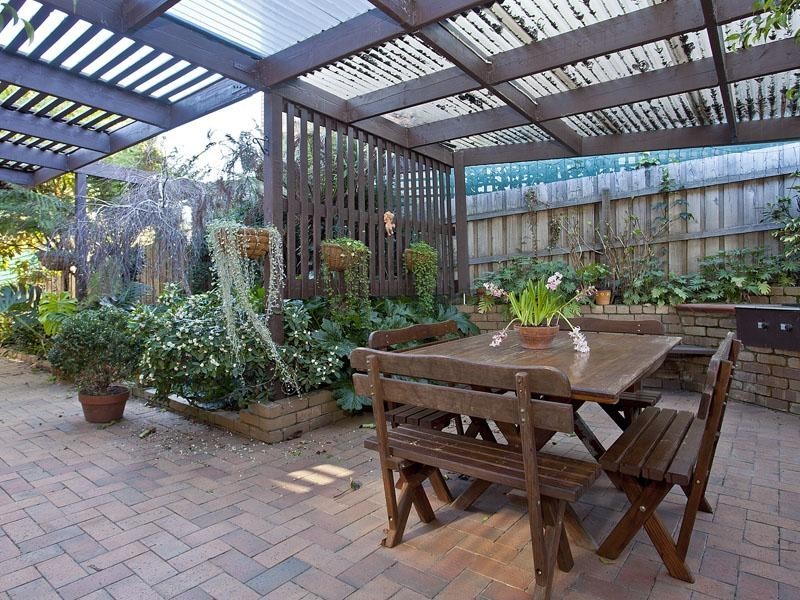 18 Caravelle Crescent, Strathmore Heights VIC 3041