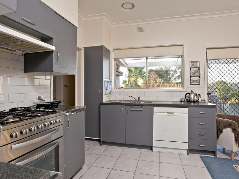 204 Mascoma Street, Strathmore VIC 3041