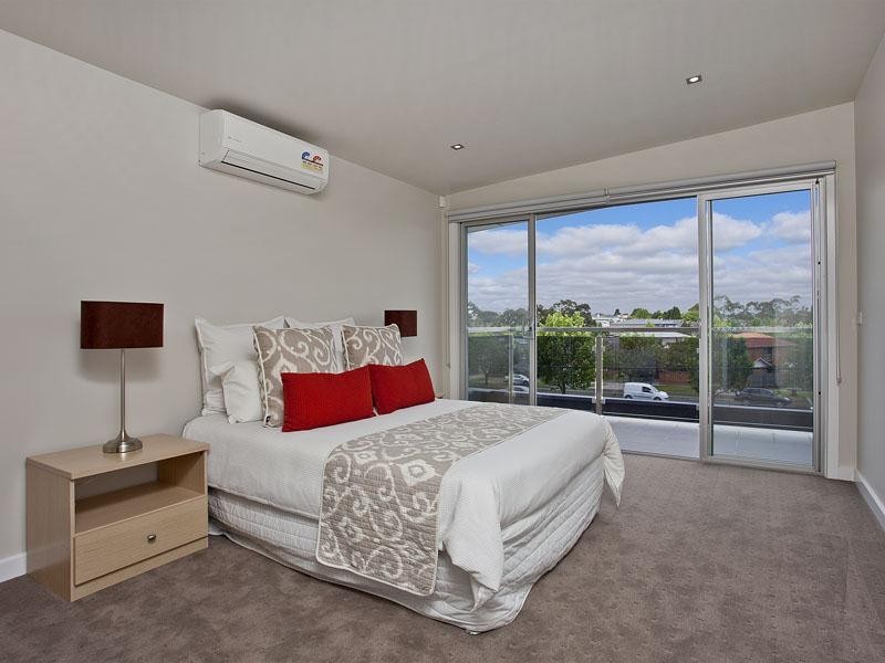 1/19 Bulla Road, Essendon North VIC 3041