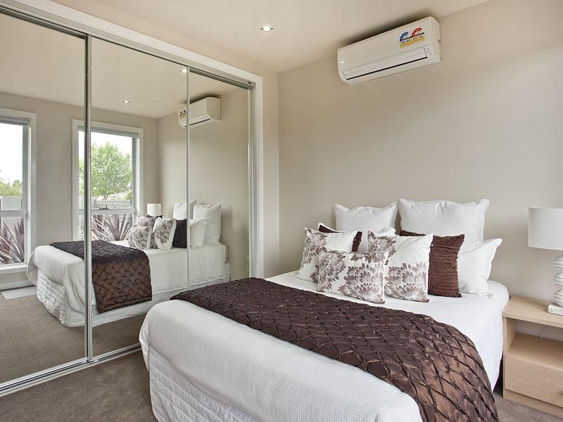 1/19 Bulla Road, Essendon North VIC 3041