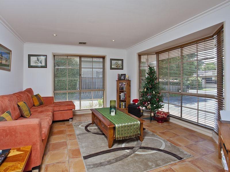 1A/1 Ivan Street, Strathmore VIC 3041