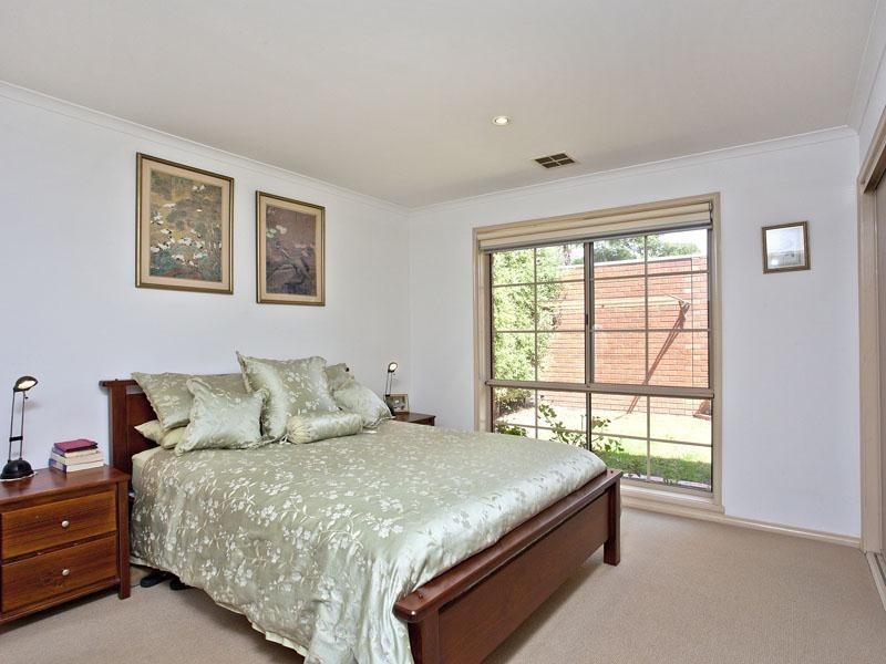 1A/1 Ivan Street, Strathmore VIC 3041