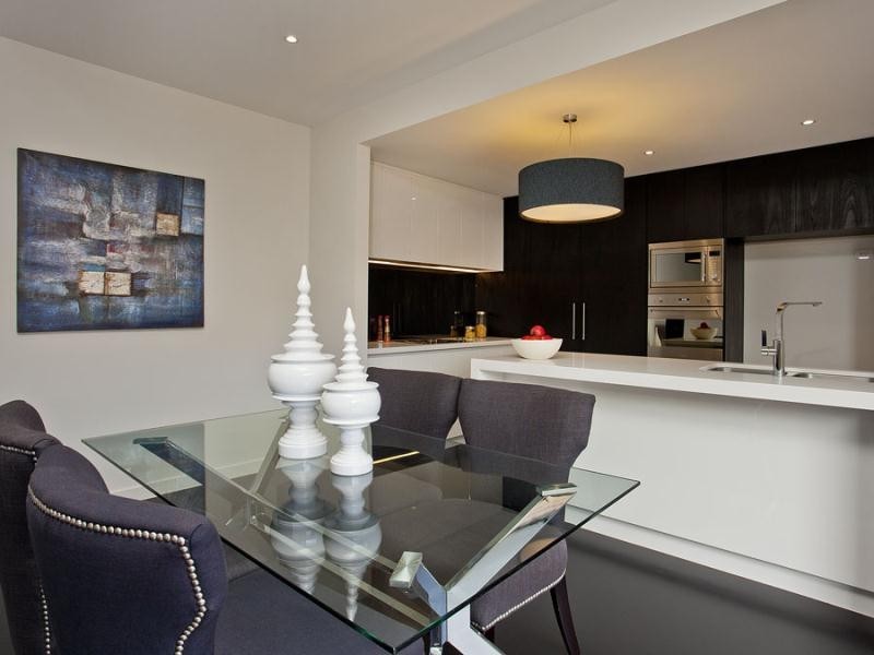 16 Loch Crescent, Strathmore VIC 3041